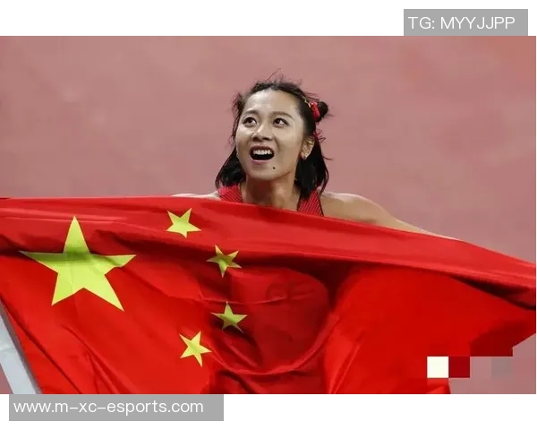 足球周刊美女特辑：盘点那些在绿茵场上闪耀的女神与她们的精彩瞬间